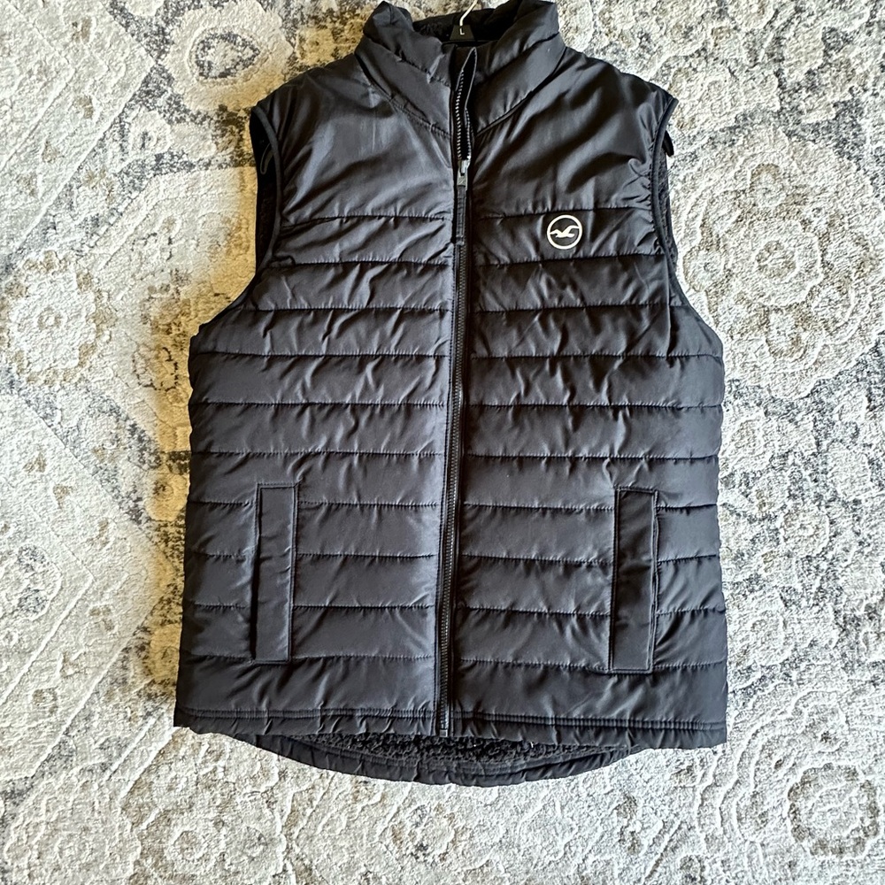 Hollister Men's Black Quilted Vest